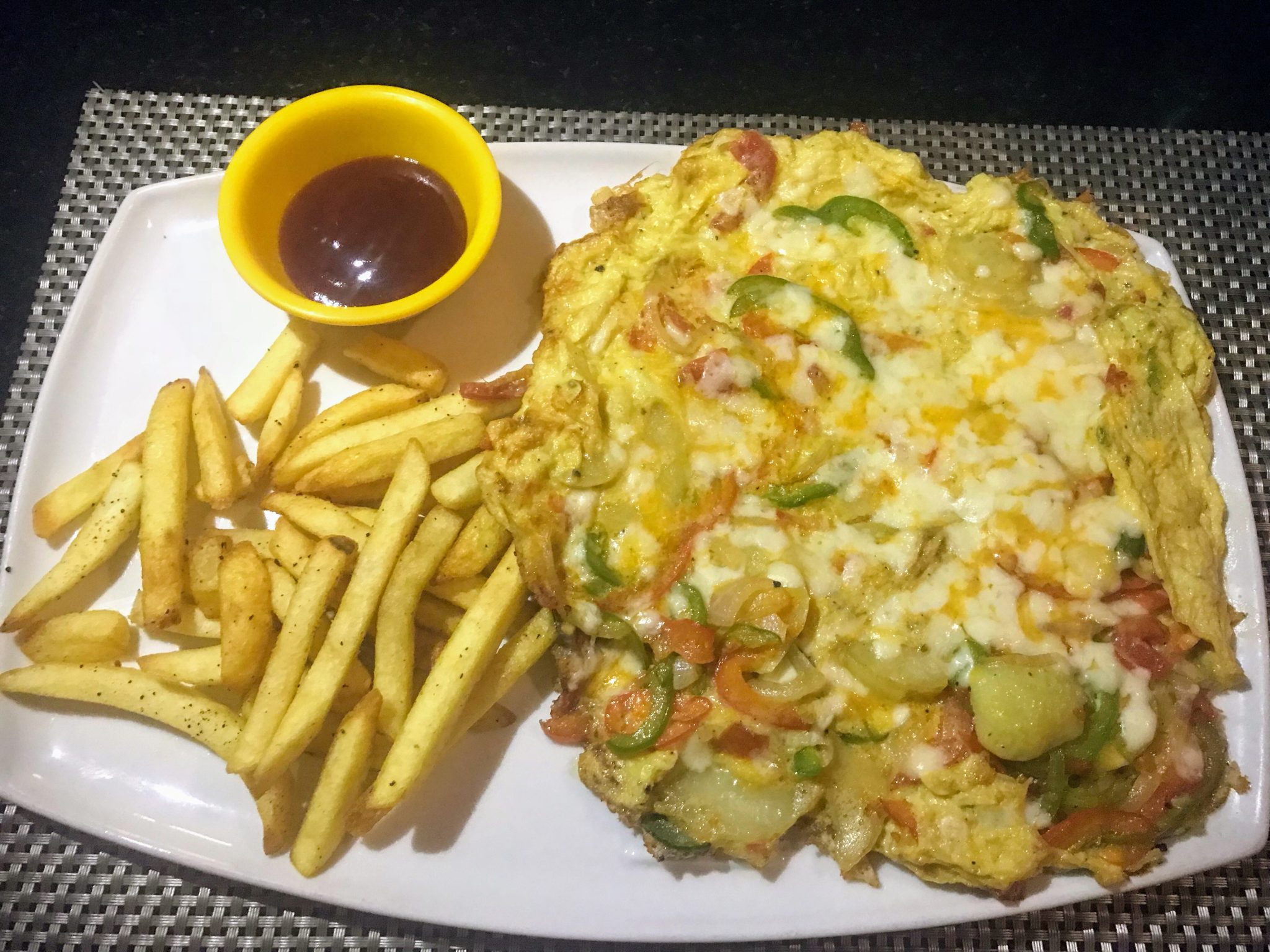 Omelette and chips, Pondicherry