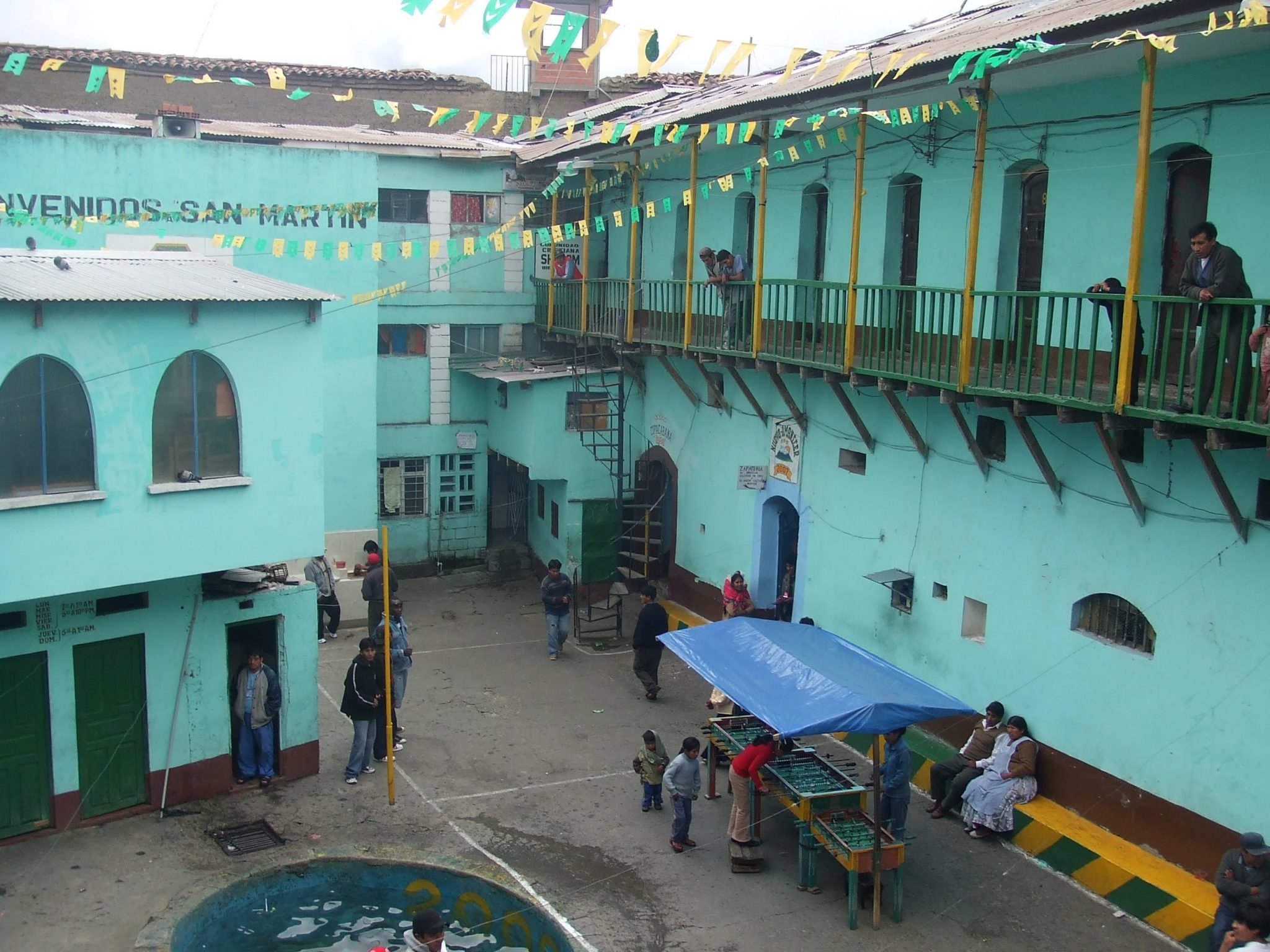 prison tour la paz