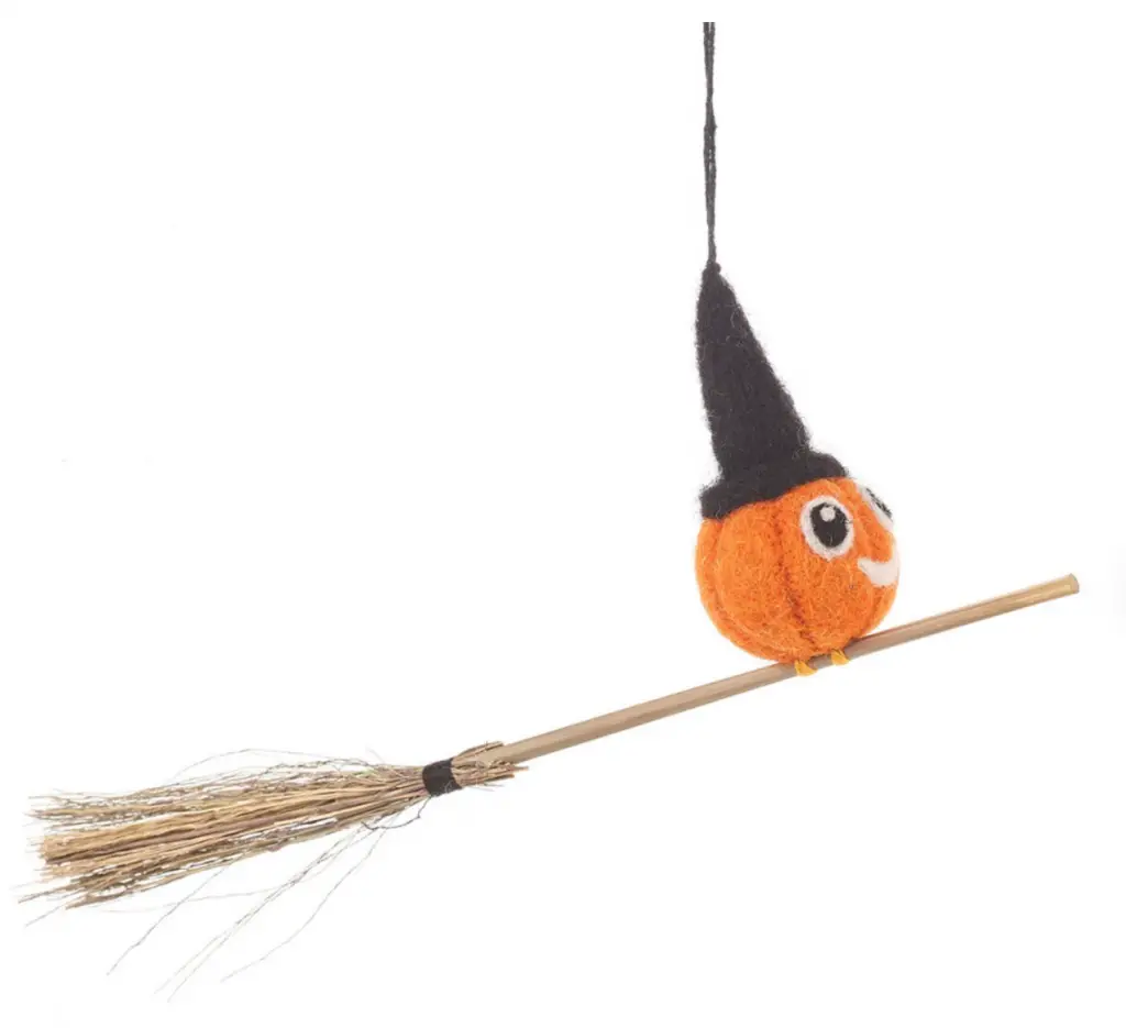 Pumpkin on a broomstick, Feltsogoodltd, Etsy