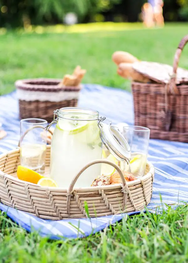 Tips for an epic and eco-friendly summertime picnic