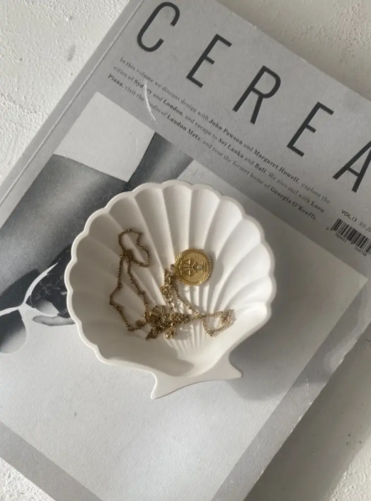 Shell trinket dish, Decorative tray, Jewellery display, Sea shell home decor, Jewellery dish
CalaLunaHomeDesign, Etsy 